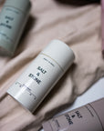 Salt & Stone dabīgs dezodorants ar melno rozi, vetīveru un agarkoku, 75g