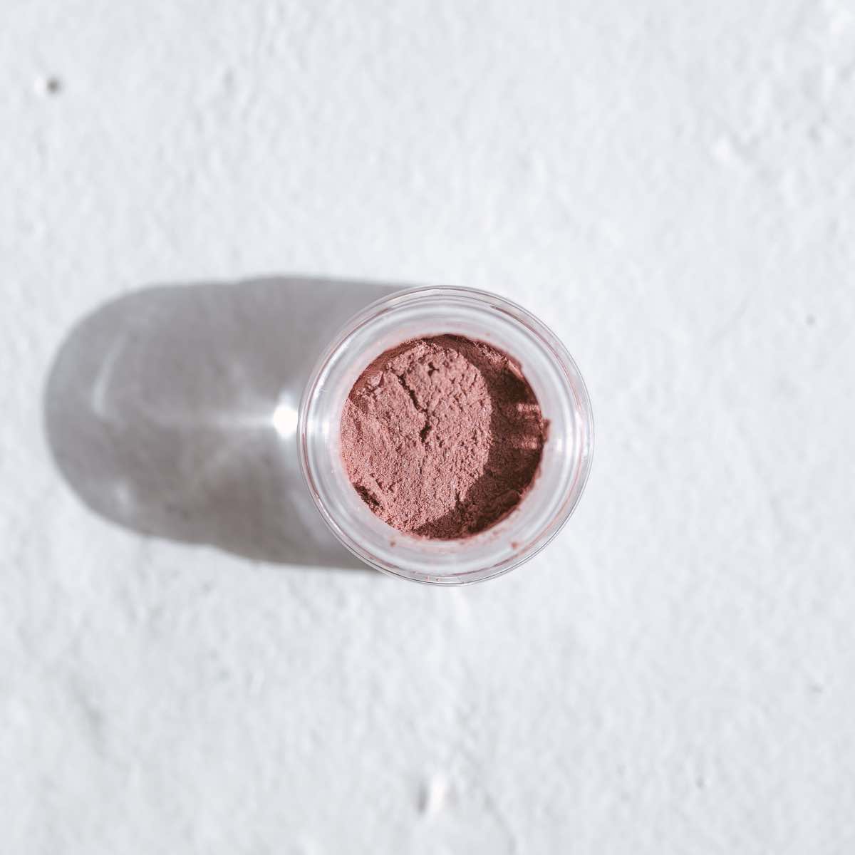 Uoga uoga Acu ēnas ar dzintaru