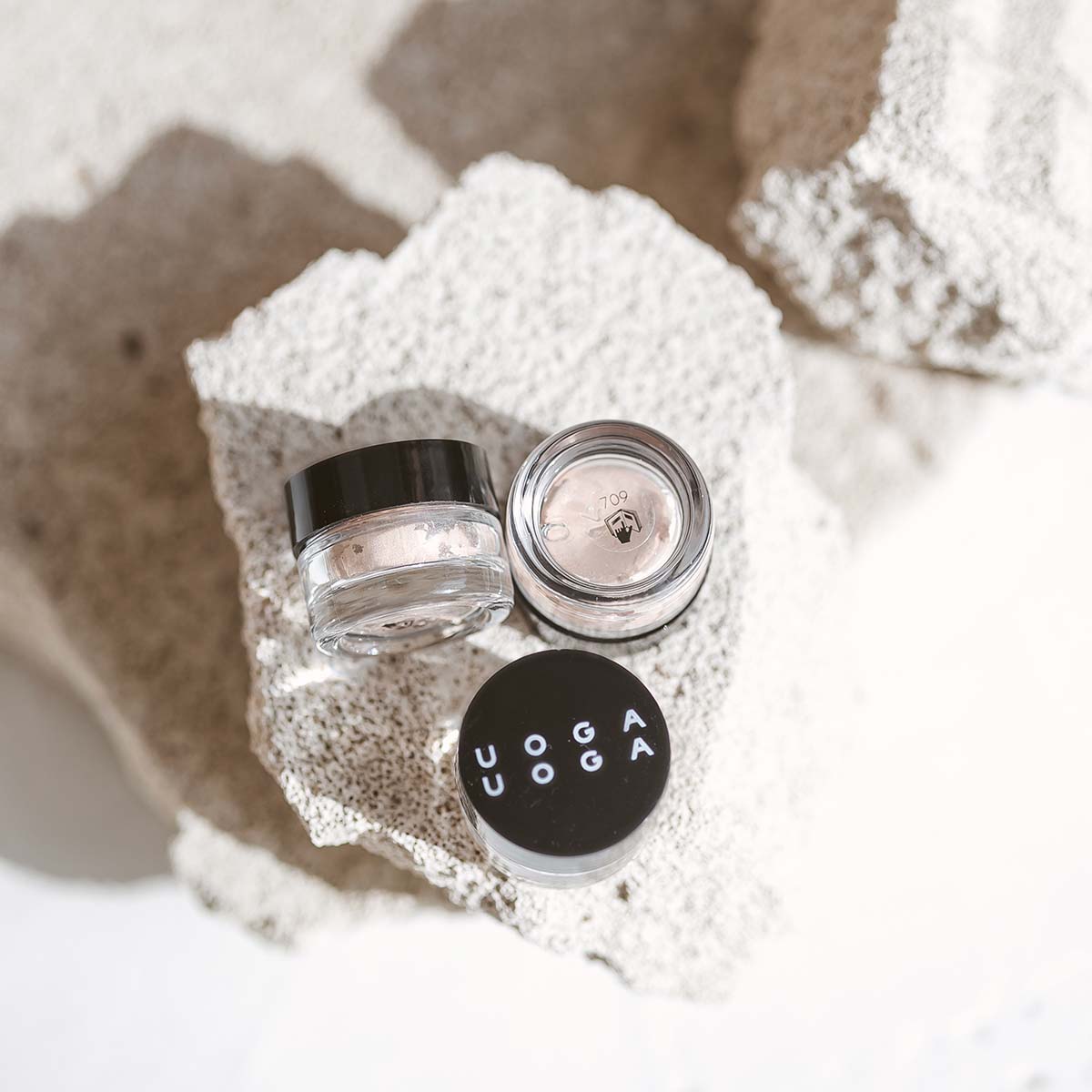 Uoga uoga Acu ēnas ar dzintaru