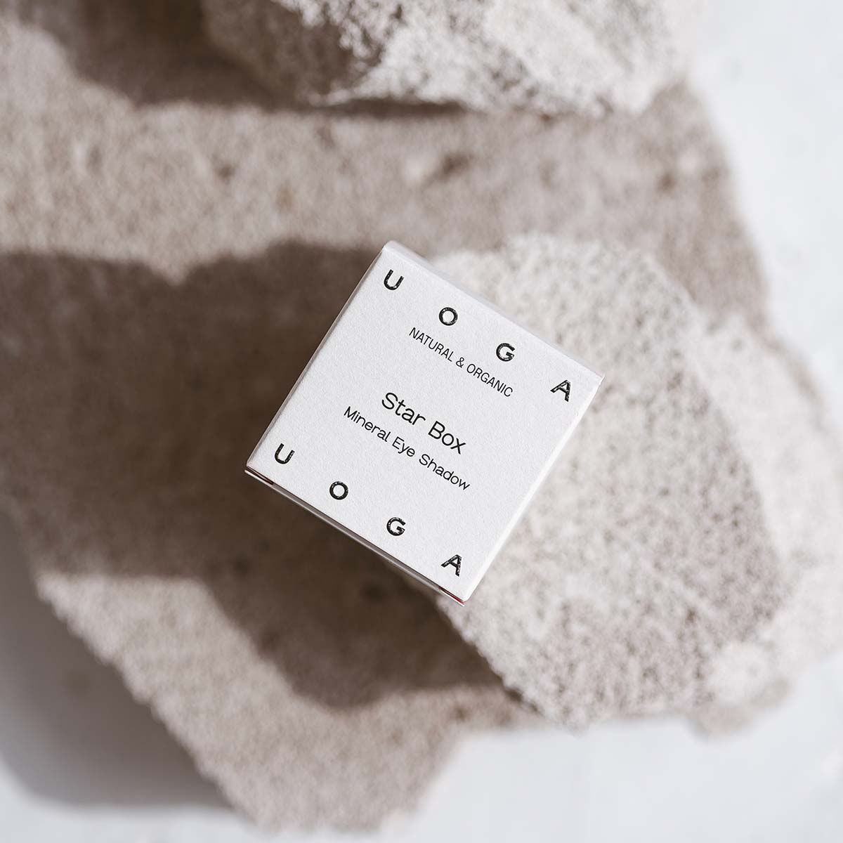 Uoga uoga Acu ēnas ar dzintaru