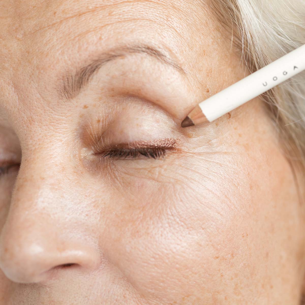 Uoga uoga Acu zīmulis