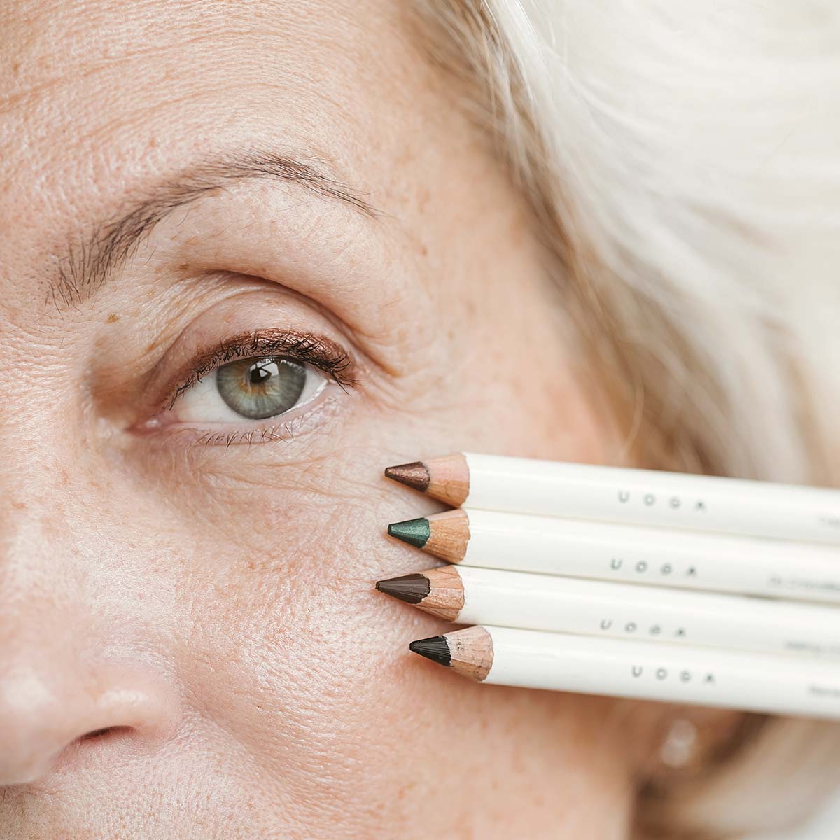 Uoga uoga Acu zīmulis