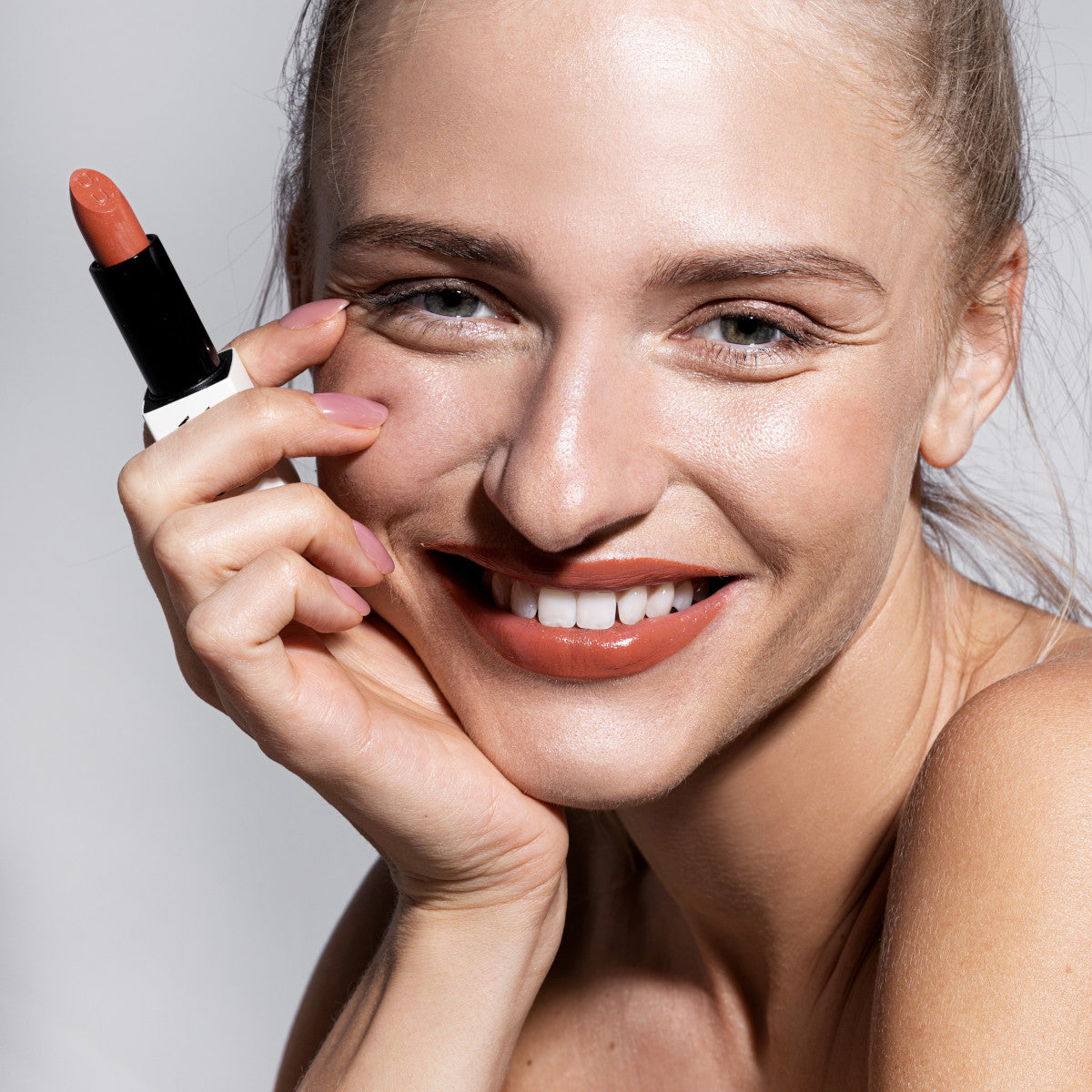 Uoga uoga Lūpu krāsa