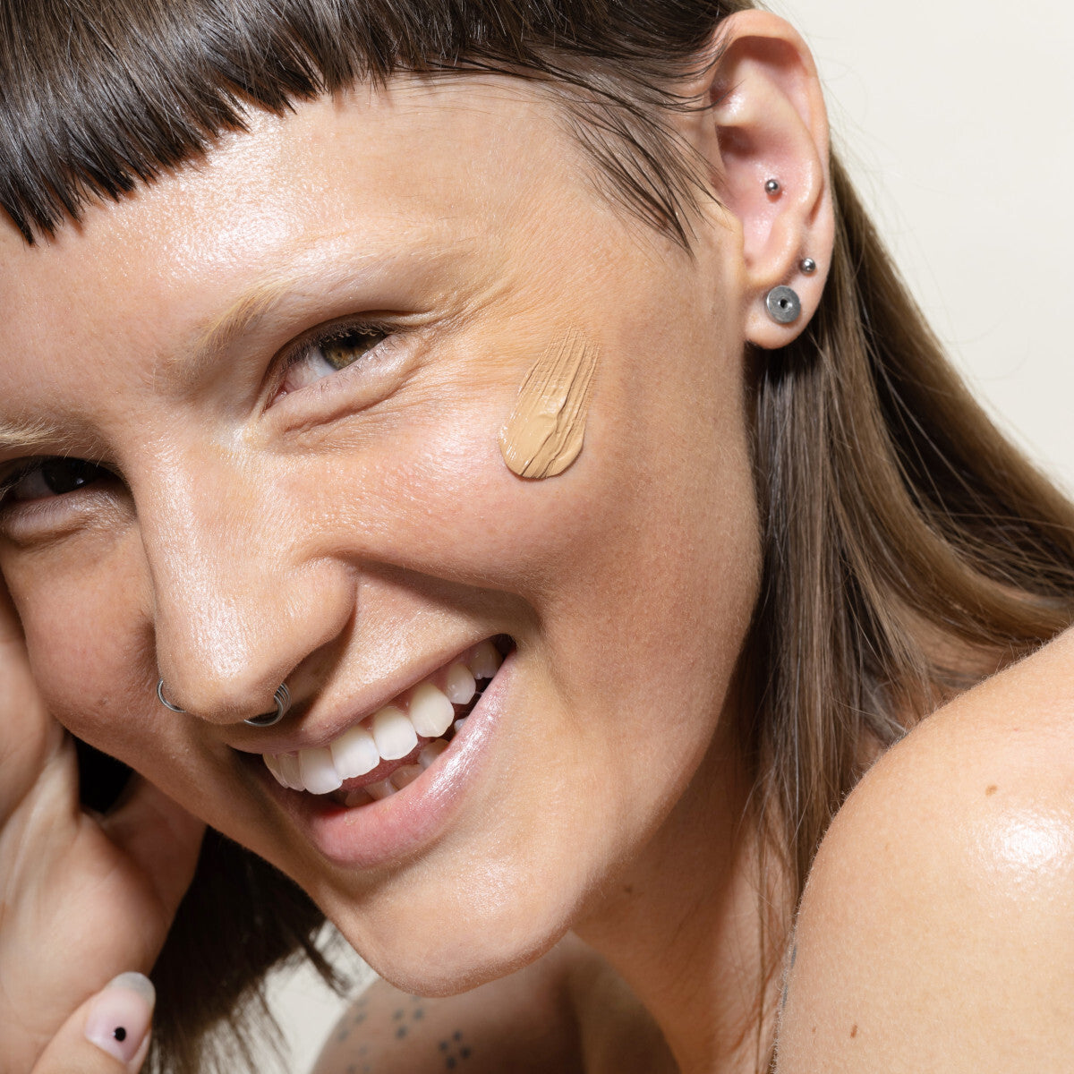 Uoga uoga BB krēms ar dzintaru