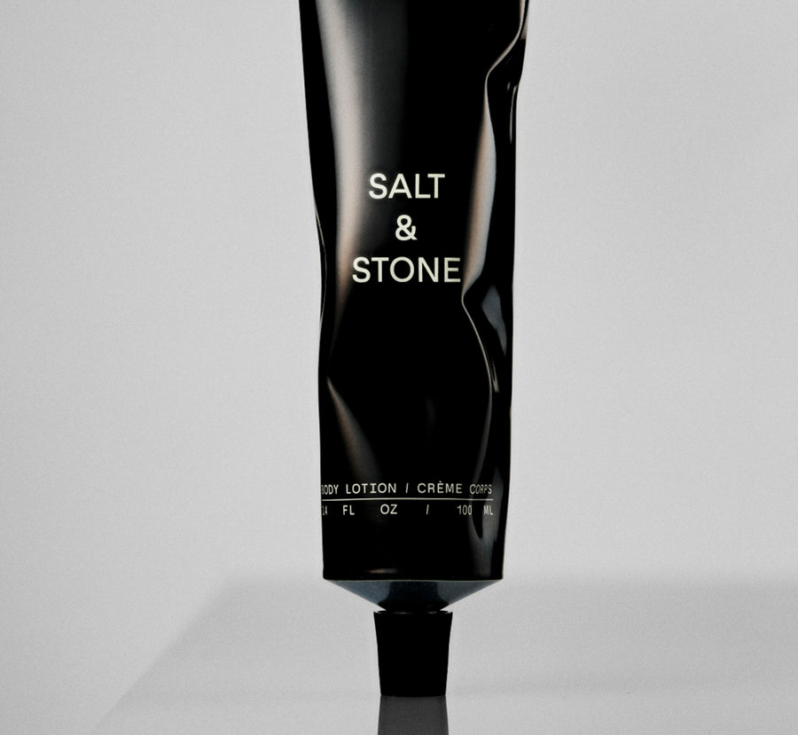 Salt & Stone ķermeņa losjons ar melno rozi, vetīveru un agarkoku